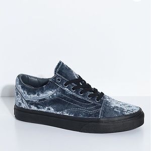 Brand new Size 7 Old Skool vans blue/gray velvet